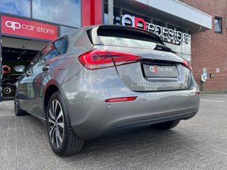 Voertuigafbeelding 9