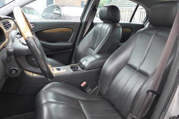 Voertuigafbeelding 9