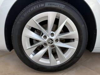 Voertuigafbeelding 13