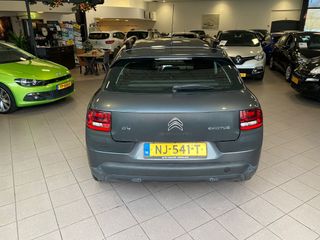 Voertuigafbeelding 6