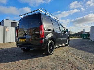 Voertuigafbeelding 10