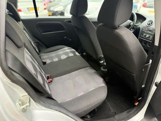 Voertuigafbeelding 7