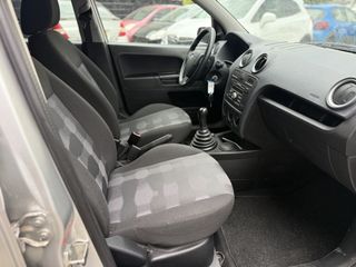 Voertuigafbeelding 9