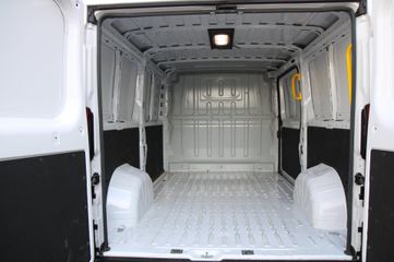 Voertuigafbeelding 6