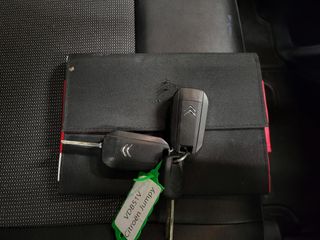 Voertuigafbeelding 16