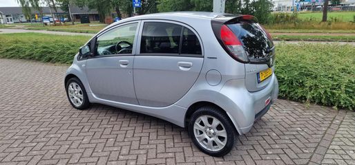 Voertuigafbeelding 4