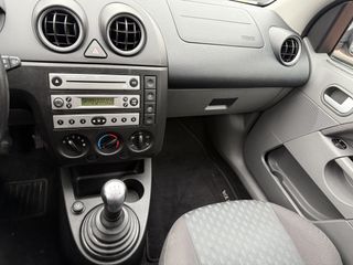 Voertuigafbeelding 13