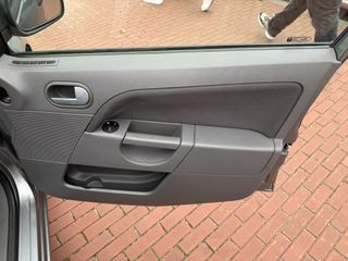 Voertuigafbeelding 44