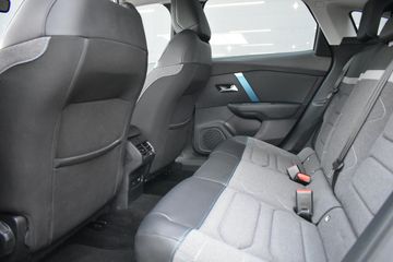 Voertuigafbeelding 8