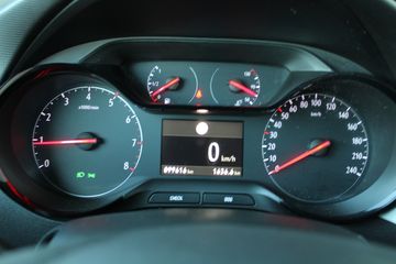 Voertuigafbeelding 19