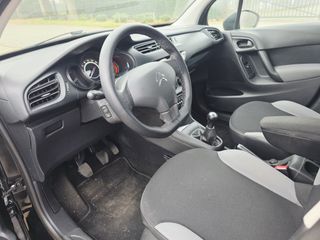 Voertuigafbeelding 12