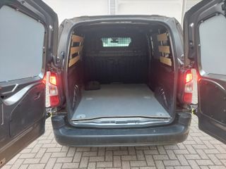 Voertuigafbeelding 4