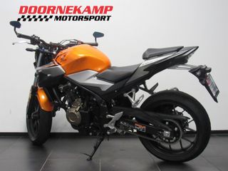 Voertuigafbeelding 4