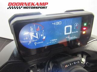 Voertuigafbeelding 6