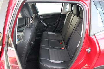 Voertuigafbeelding 4