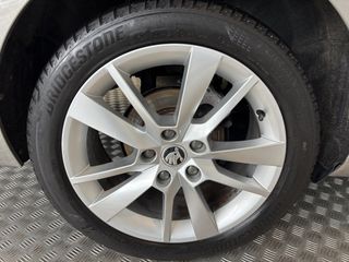 Voertuigafbeelding 9