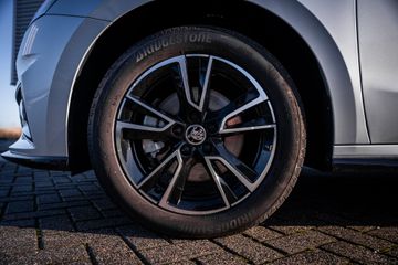 Voertuigafbeelding 7