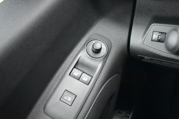 Voertuigafbeelding 12