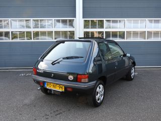 Voertuigafbeelding 4