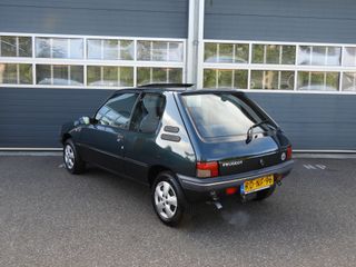 Voertuigafbeelding 6