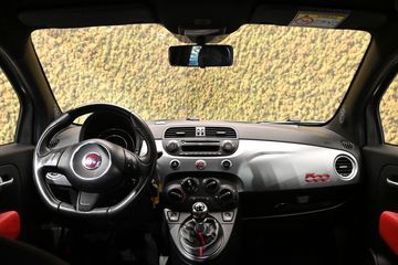 Voertuigafbeelding 12