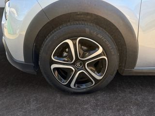 Voertuigafbeelding 13