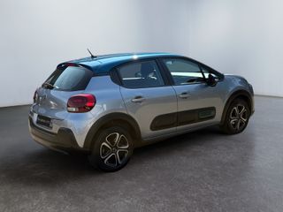 Voertuigafbeelding 4