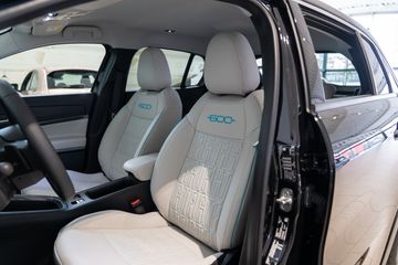 Voertuigafbeelding 13