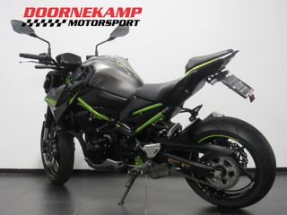 Voertuigafbeelding 4