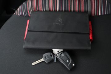 Voertuigafbeelding 26