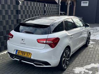 Voertuigafbeelding 4