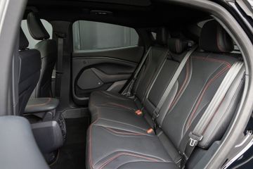 Voertuigafbeelding 30