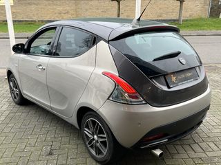 Voertuigafbeelding 2