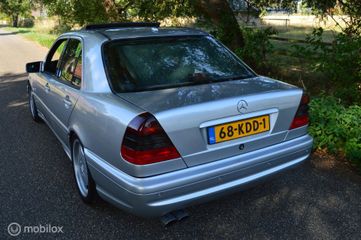 Voertuigafbeelding 4