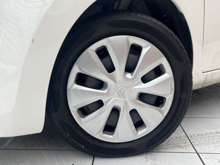 Voertuigafbeelding 3