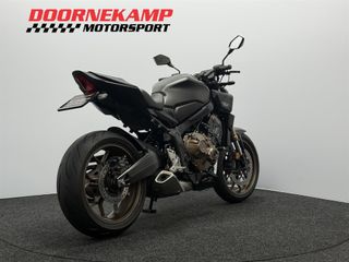 Voertuigafbeelding 14