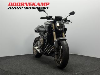 Voertuigafbeelding 3