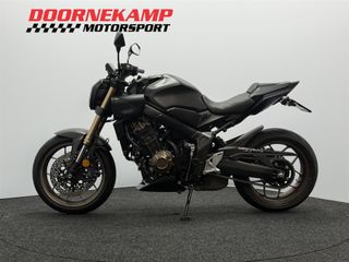 Voertuigafbeelding 8