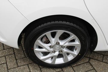 Voertuigafbeelding 4