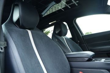 Voertuigafbeelding 4