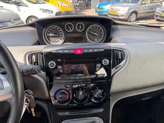 Voertuigafbeelding 15