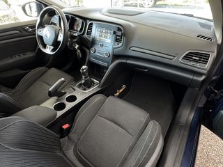 Voertuigafbeelding 3