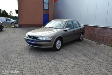 Voertuigafbeelding 12