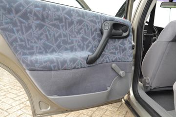 Voertuigafbeelding 30