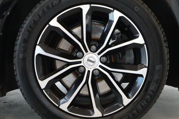 Voertuigafbeelding 6