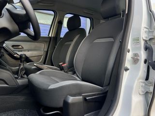 Voertuigafbeelding 8