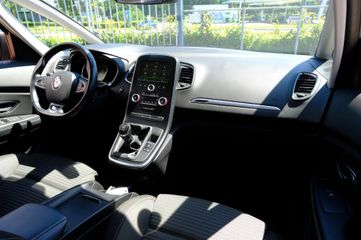 Voertuigafbeelding 4