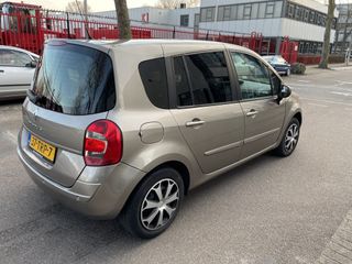 Voertuigafbeelding 4