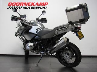 Voertuigafbeelding 4