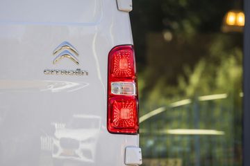 Voertuigafbeelding 6